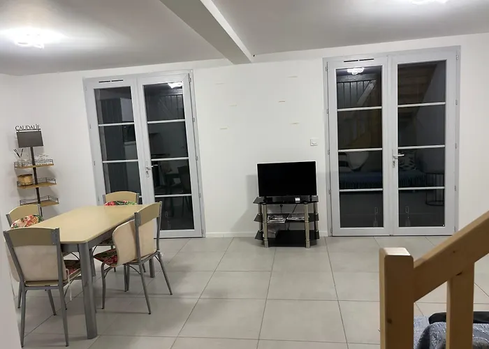 Grand Au Centre De Les Bains Lejlighed *